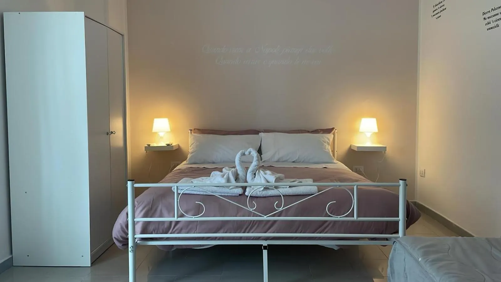 Una Notte A Napoli Bed & Breakfast Naples