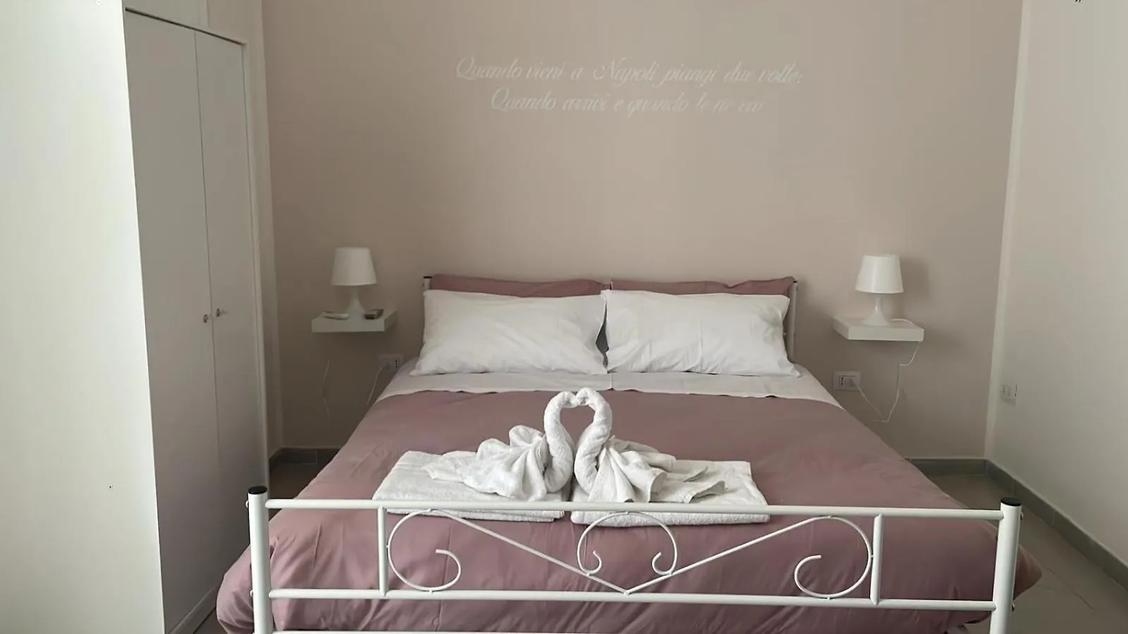 Bed & Breakfast Una Notte A Napoli